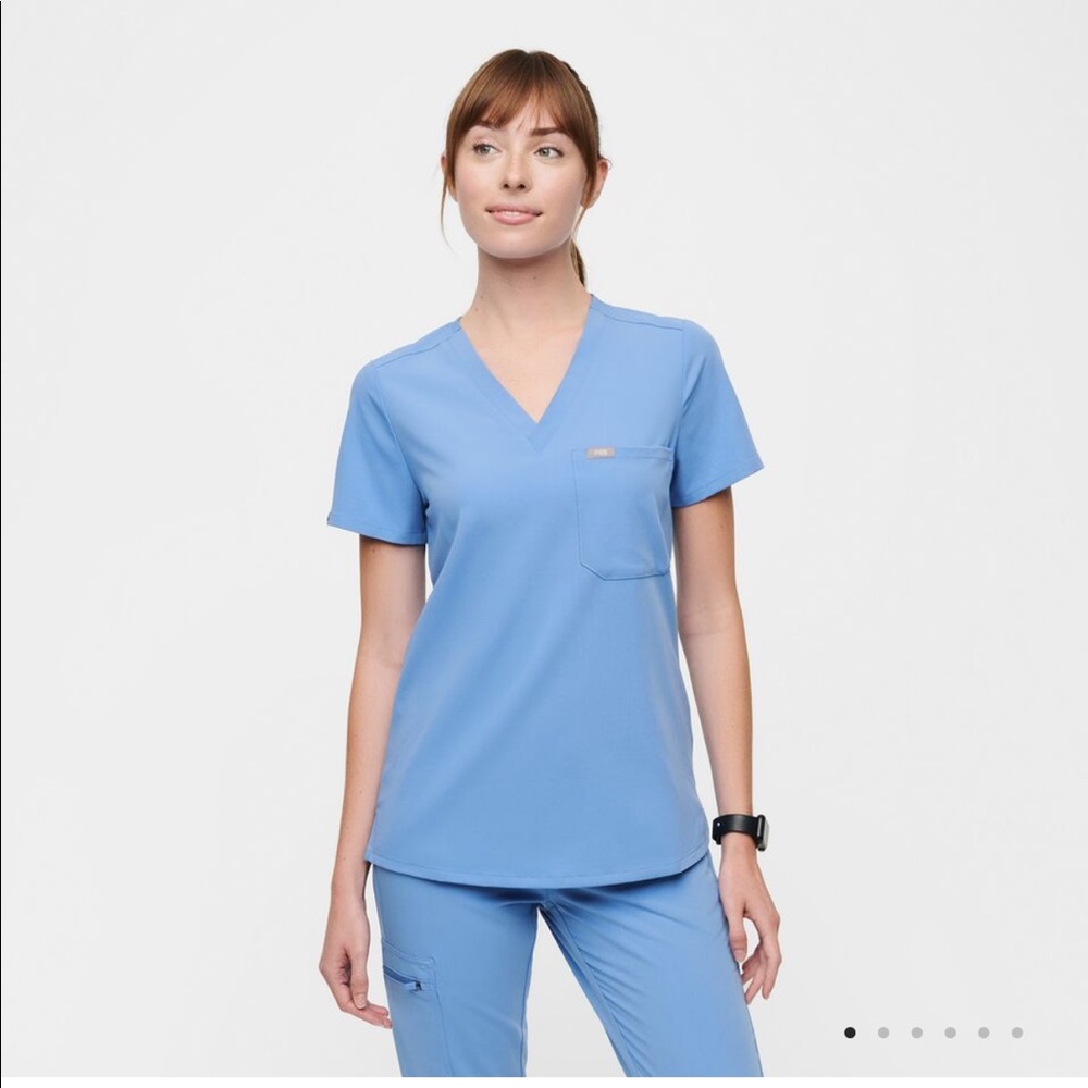Figs scrub top